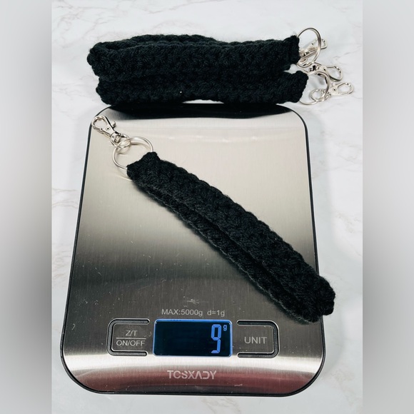 Set Of 4 Black Crochet Keychain Wristlets - Picture 3 of 3